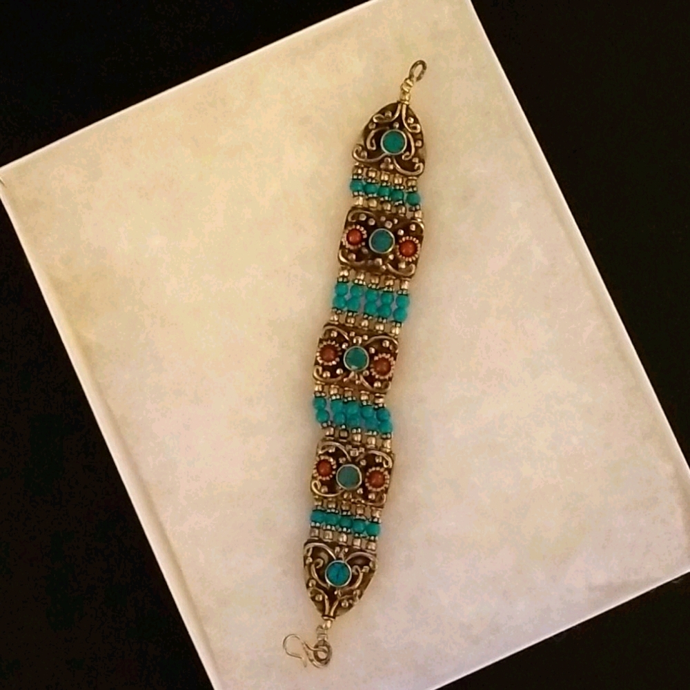 NWOT Stunning Beaded Bracelet